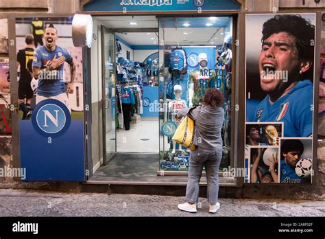 SSC Napoli Official Store, Via Calabritto, 18, Napoli NA.